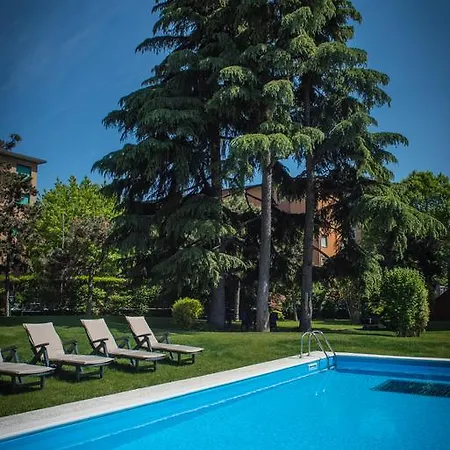 Apart Otel Corvetto Porto Di Mare 4*